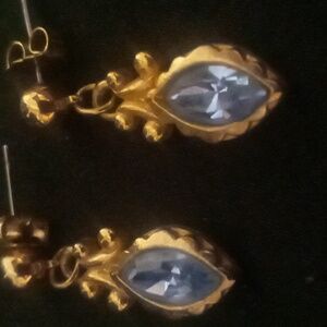 Avon Victorian Style Drop Earrings Gold With A Beautiful Blue Stone Earrings.